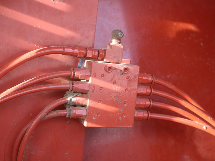 hesston-4910-image-33