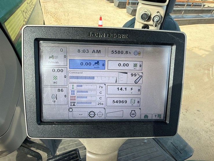 2012-john-deere-8260r-image-32