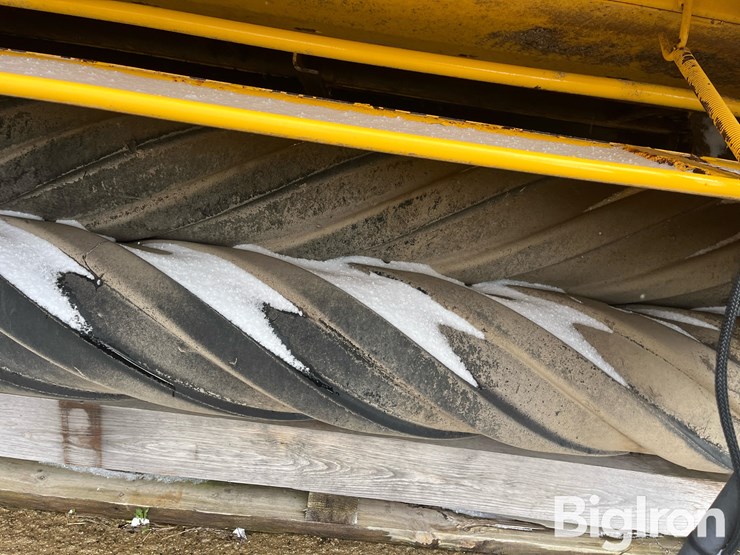 2014-new-holland-720hd-image-15