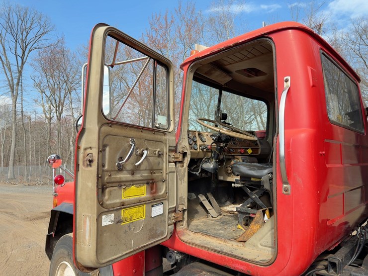 1983-mack-rd685s-image-20