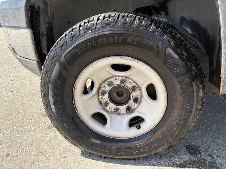 2005-chevrolet-2500-image-5