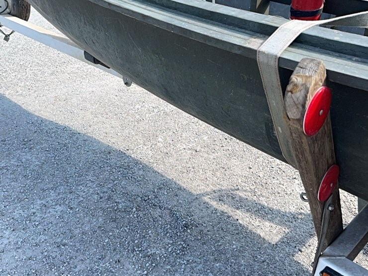 rare-super-nice-wood-reelfoot-lake-calhouns--stump-jumper-boat-with-original-seats-with-trailer-image-19