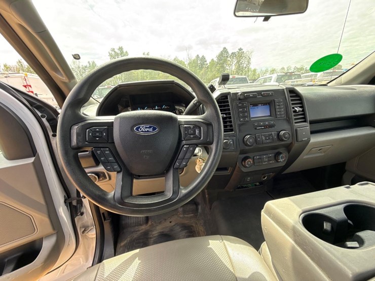 2019-ford-f150-xl-image-11