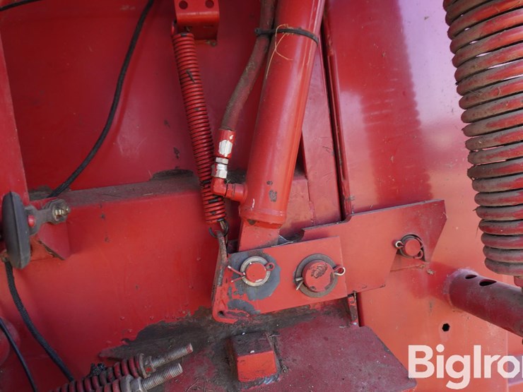 2004-new-holland-br780-image-20