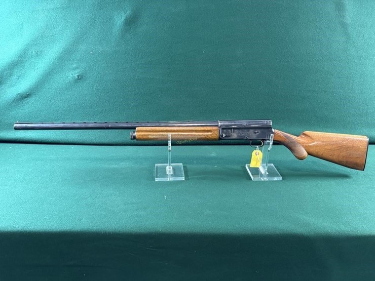 browning-light-twelve-12ga-shotgun-image-10