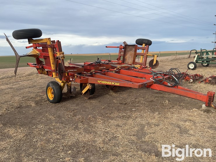 1981-versatile-5500-image-3