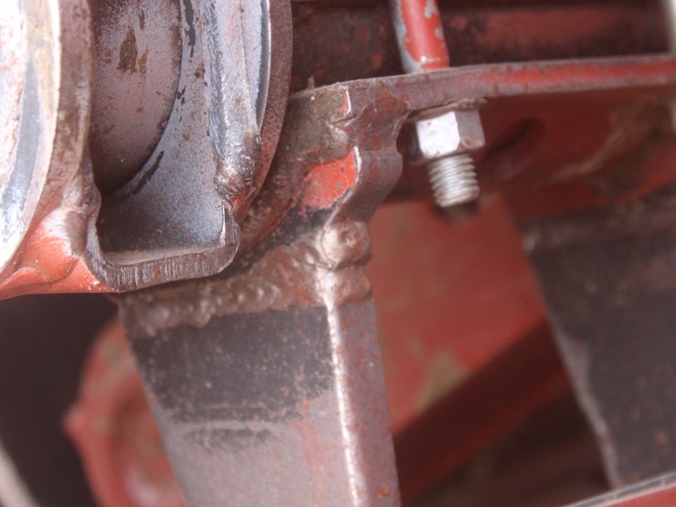 hesston-4910-image-39