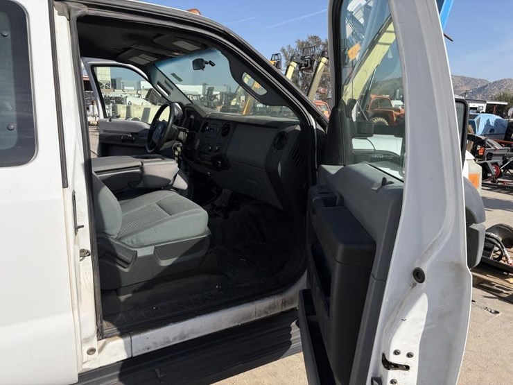 2016-ford-f550-sd-image-9