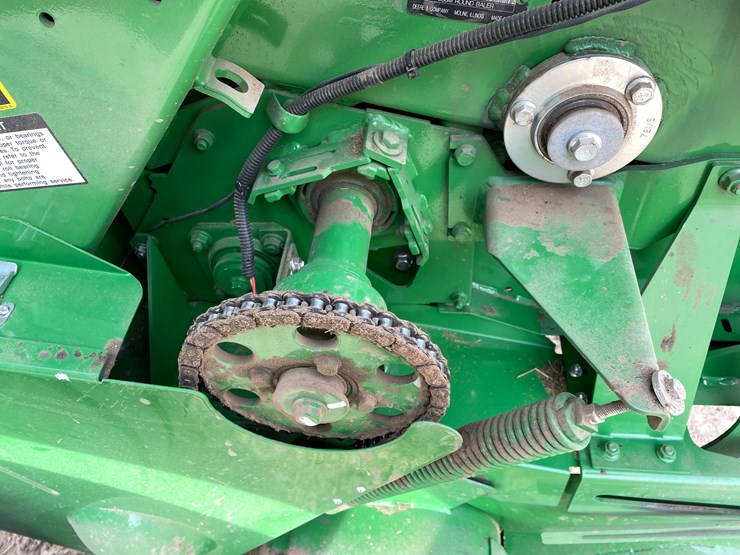 john-deere-560m-image-28