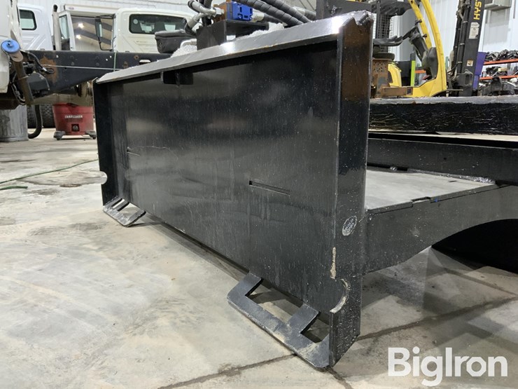 2025-massey-ferguson-730-image-10