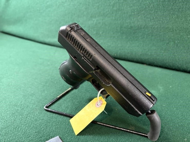 hi-point-mdl.c9-9mm-luger-pistol-image-3