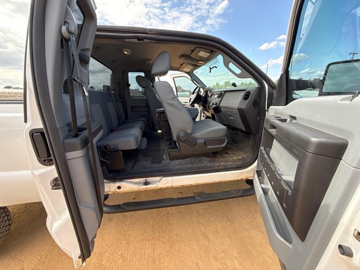 2015-ford-f250-xl-image-7