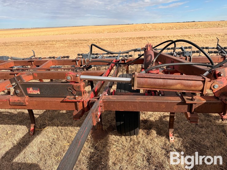 massey-ferguson-128-image-12