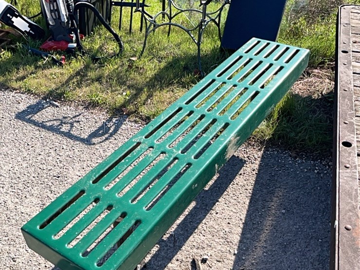 6’-metal-park-bench-image-1
