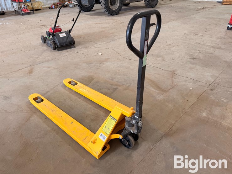 4400-lbs.-pallet-jack-image-4