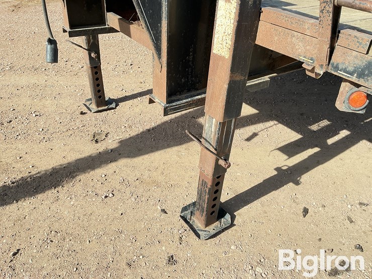 2009-titan-trailer-image-20