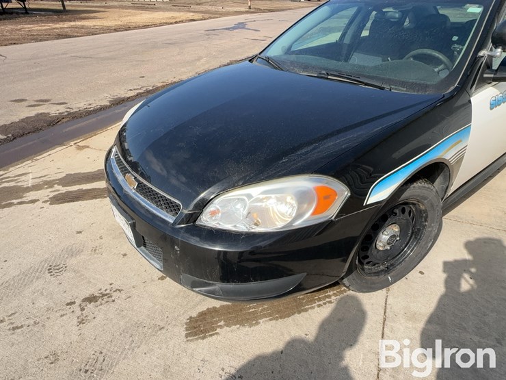 2013-chevrolet-impala-4-door-car-image-9