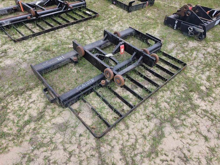 --superior-fabrication-forklift-image-2