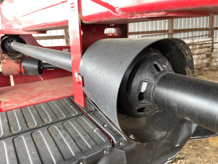 2015-new-holland-313-image-15