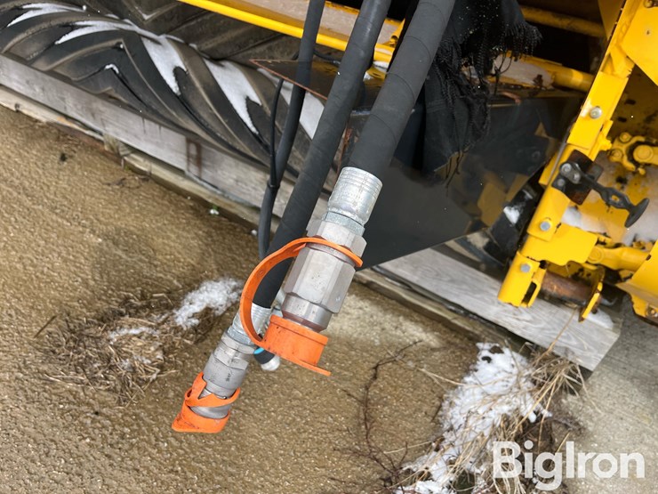 2014-new-holland-720hd-image-12