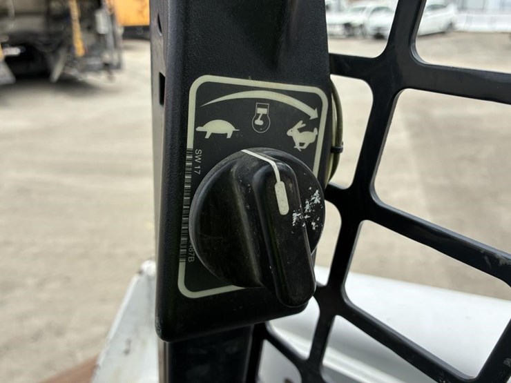 2018-bobcat-t650-image-16