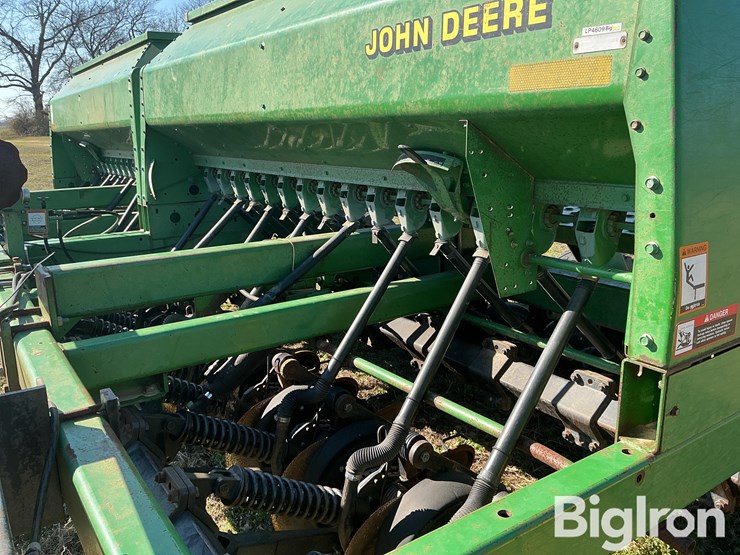 john-deere-1560-image-17