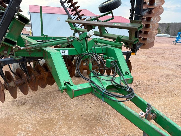 john-deere-630-image-18