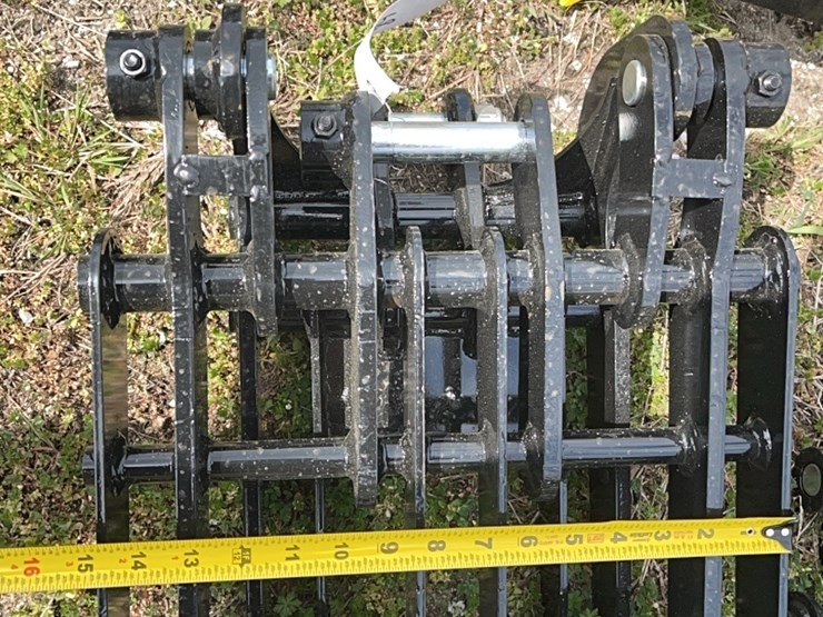 mini-excavator-grapple-claw-image-2