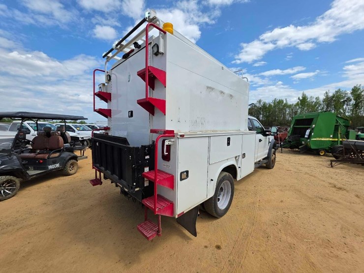2019-ford-f550-xl-image-3