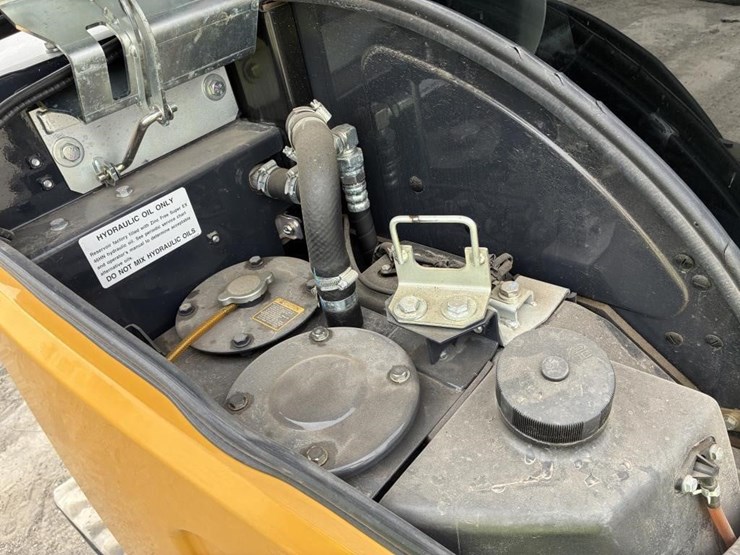 2023-deere-30g-image-27