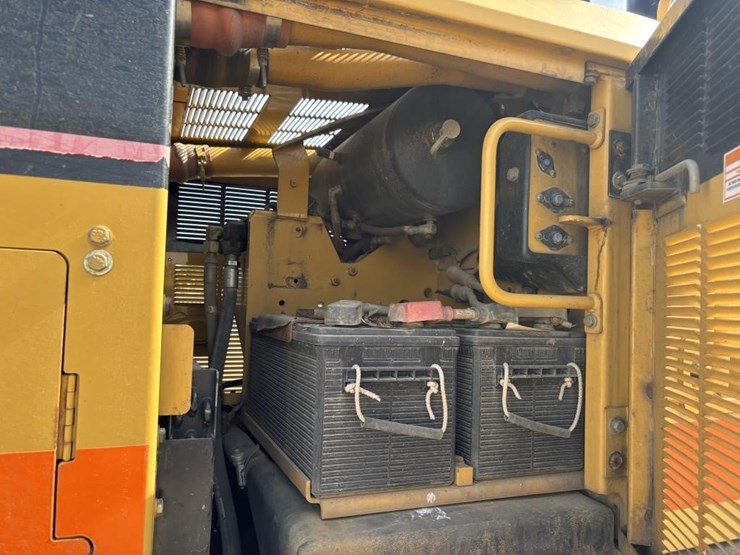 2006-caterpillar-143h-image-73