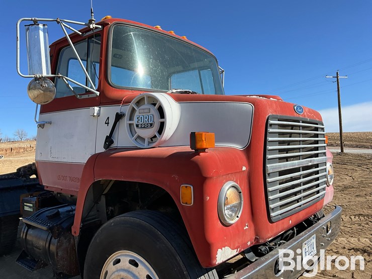 1986-ford-ln8000-image-10