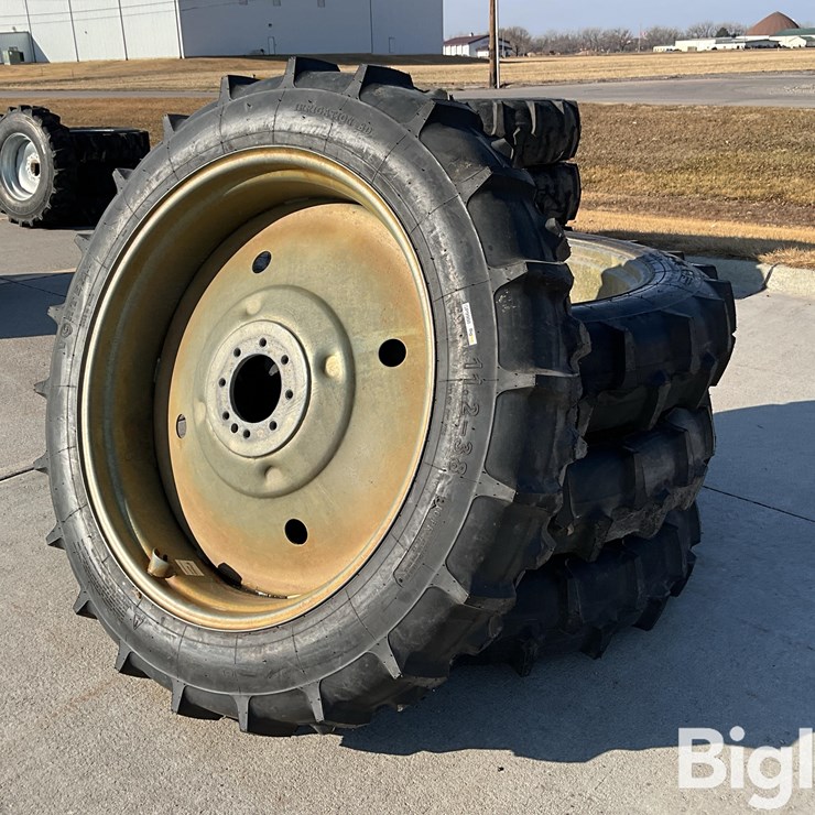 Vortexx 11.2-38 Pivot Tires & Rims