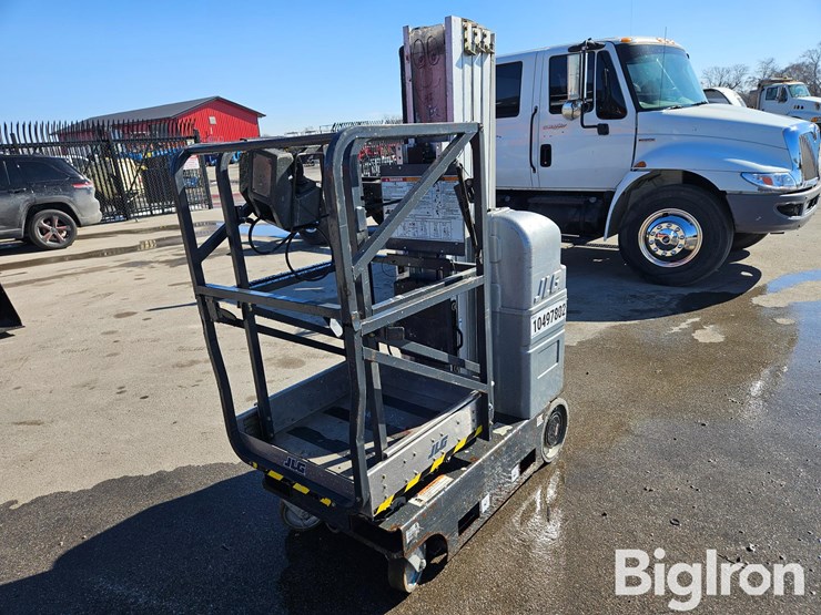 2016-jlg-20mvl-image-1