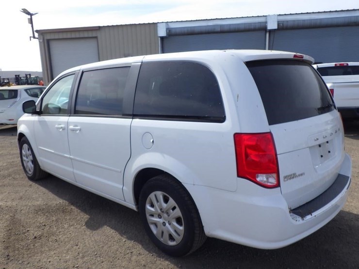 2015-dodge-grand-caravan-image-4