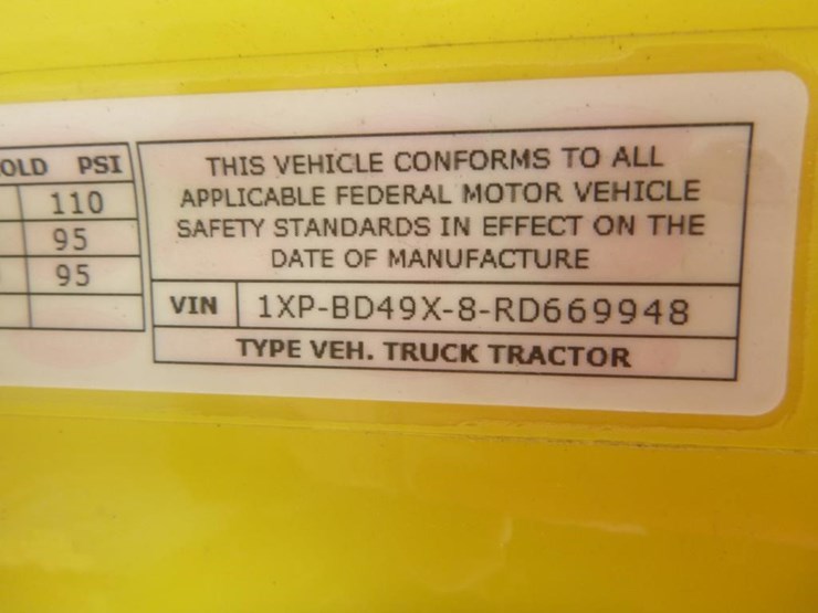 2024-peterbilt-579-image-30