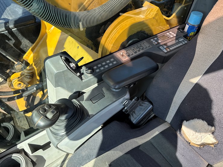 2011-caterpillar-336e-image-98