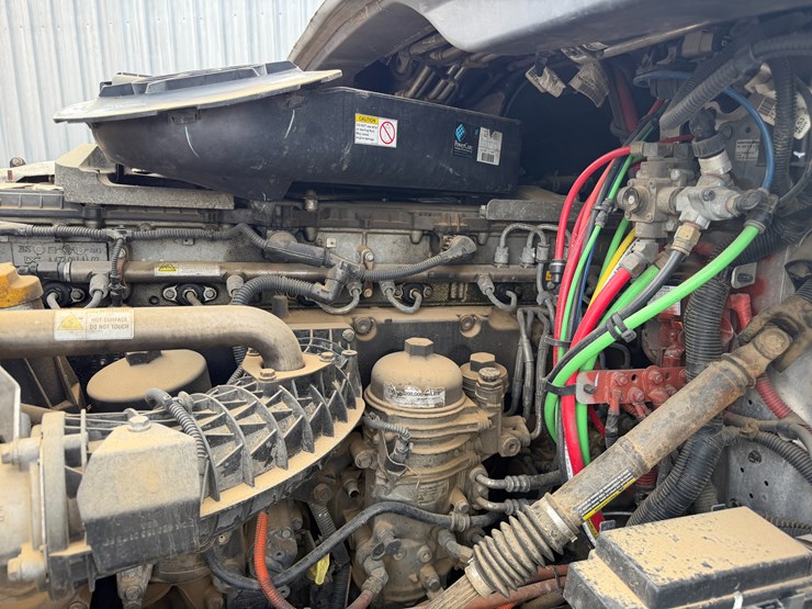 2018-freightliner-122sd-image-58