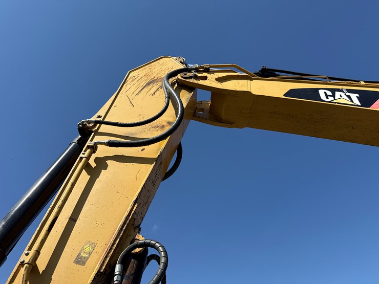 2011-caterpillar-336e-image-27