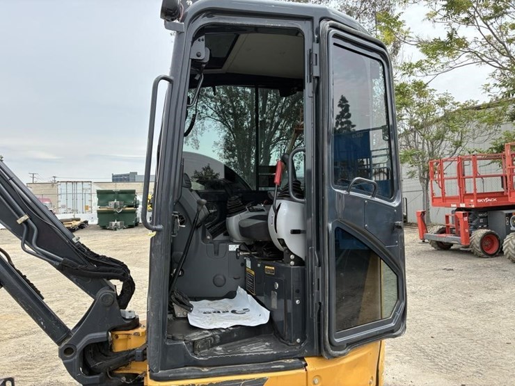 2023-deere-30g-image-19