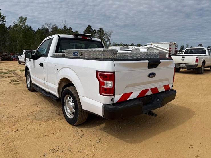 2019-ford-f150-xl-image-3