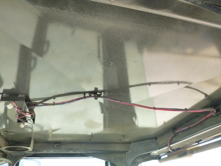 2004-caterpillar-924gz-image-10