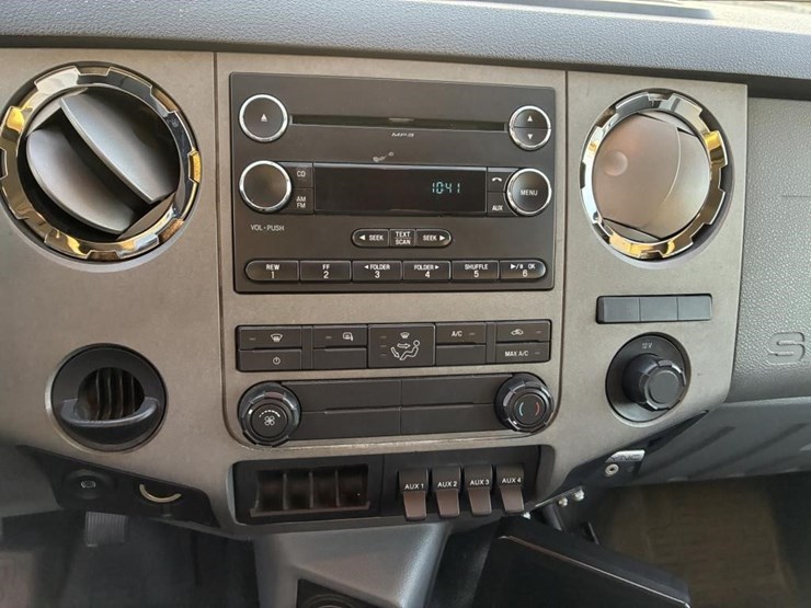 2016-ford-f650-xlt-image-17