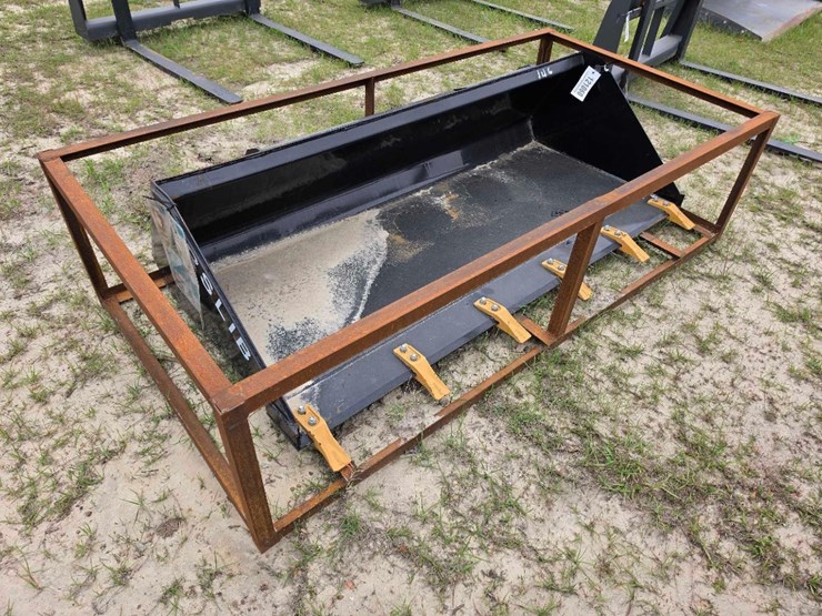 --skid-steer-bucket-72"-image-4