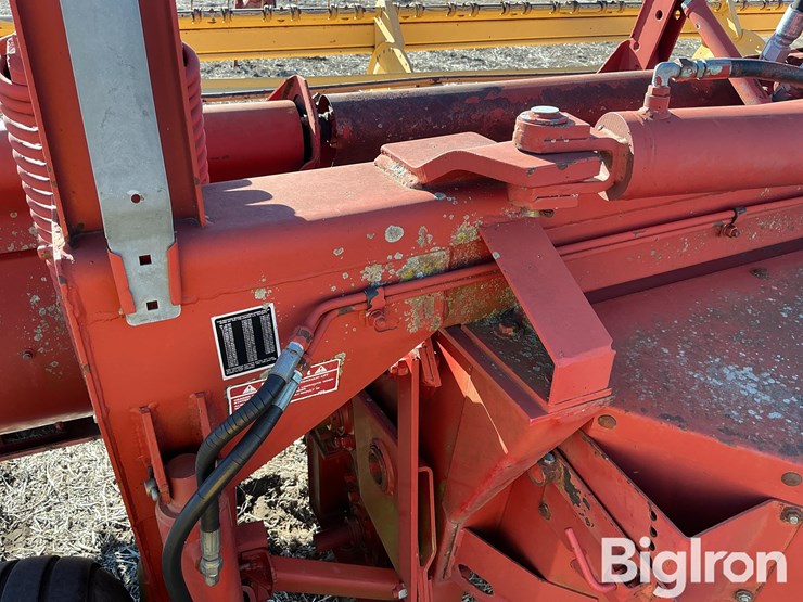 new-holland-116-image-11