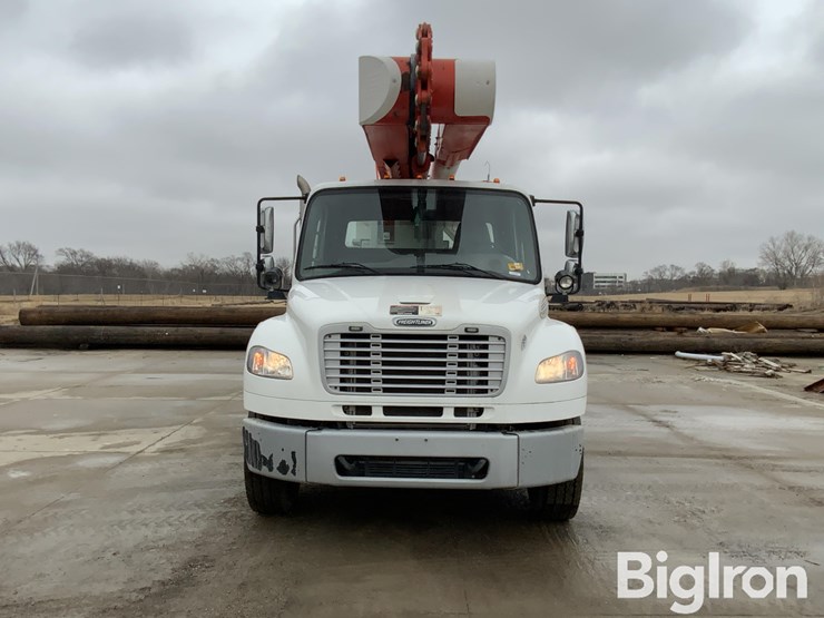 2016-freightliner-m2-106-image-10