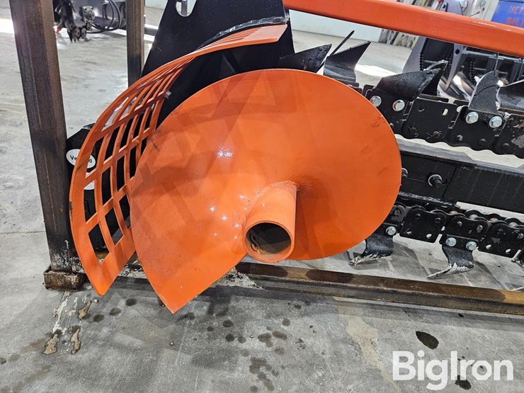 2025-massey-ferguson-730-image-16