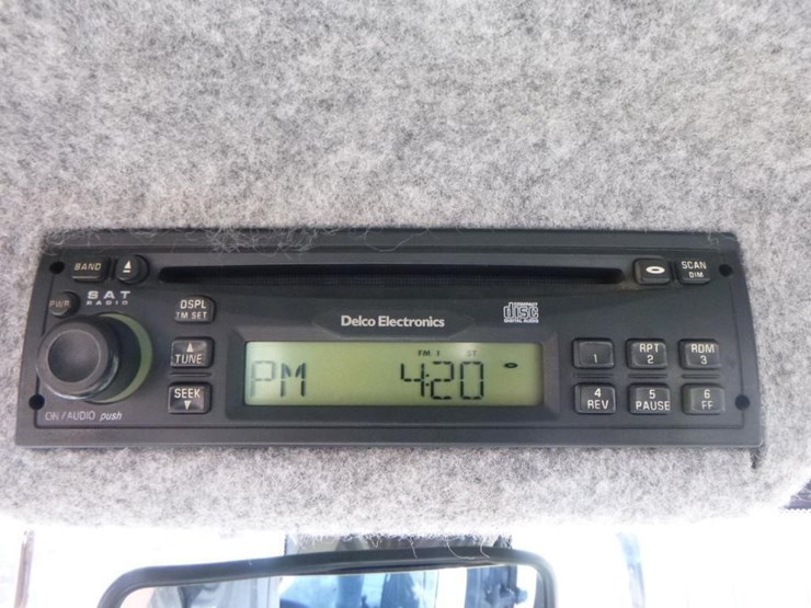 2005-deere-624j-image-31