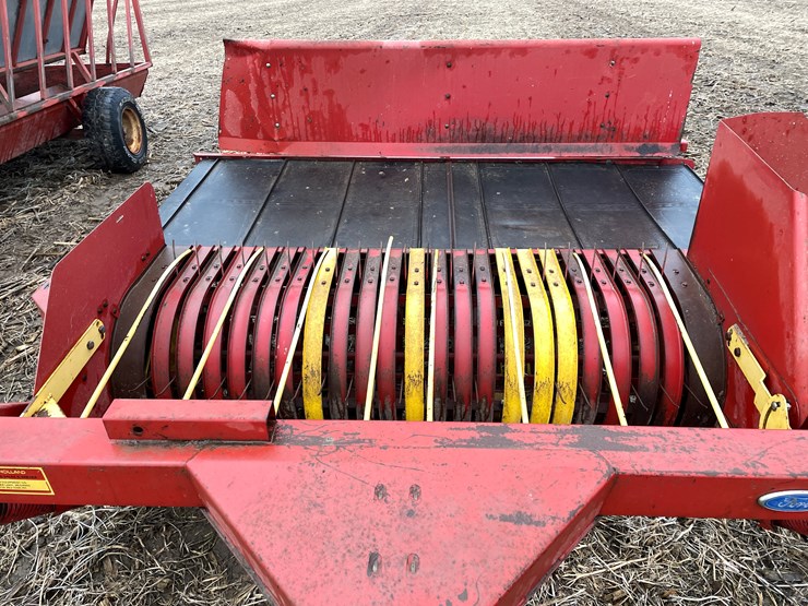 new-holland-144-image-6