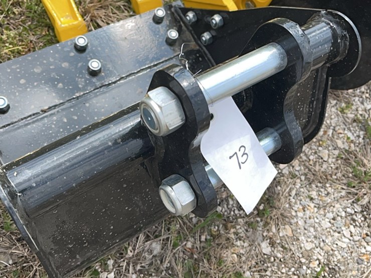 mini-excavator-bucket-15”-image-3